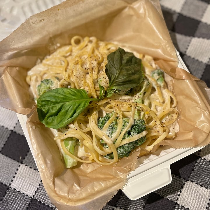 review photo of Modern Shaman Alfredo noodles shared by @vegansfrommars on 30 Jun 2022 - review