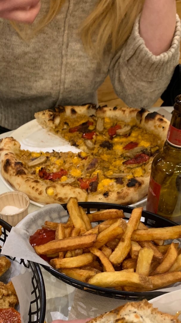 review photo of Cuisine 22 Vegan Seitan Pizza shared by @xnikkix on 01 Apr 2020 - review