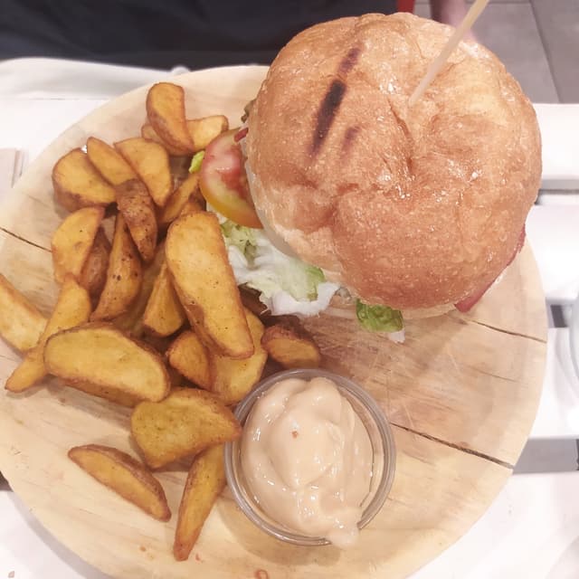 「Hamburguesa oveja negra」の料理の写真