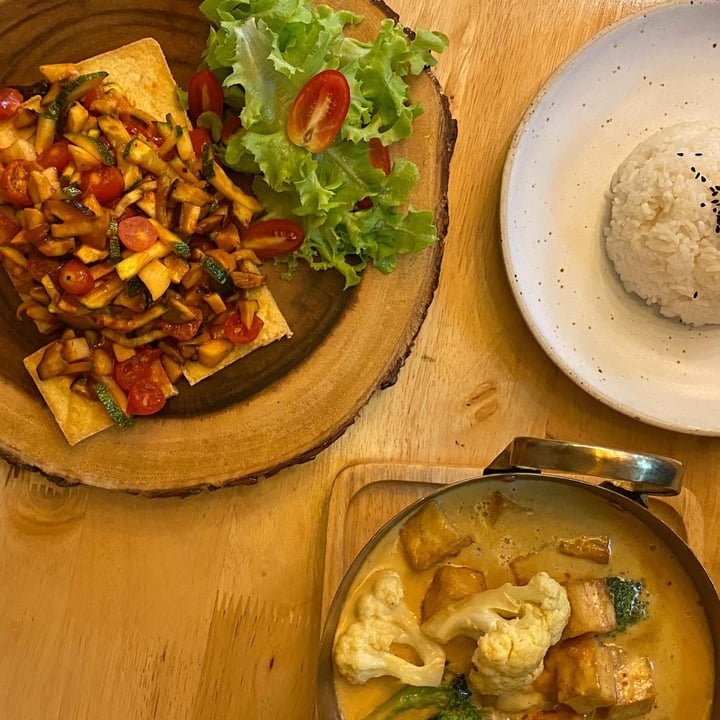 photo of Hua Hin Vegan Cafe & Wine Panang Curry shared by @shawjuju on  18 Sep 2022 - review