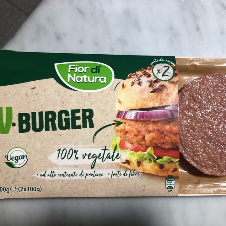 photo of Fior di Natura V-Burger shared by @fatimars on  17 Sep 2022 - review