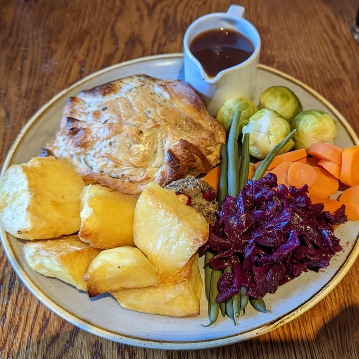 review photo of The Sycamore Inn Butternut Squash, Lentil And Nut Wellington shared by @tofueatingwokerati on 04 Dec 2022 - review