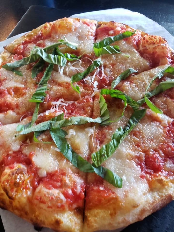 photo of Virtuous Pie Margherita Pizza shared by @dianakitsune on  26 Dec 2019 - review