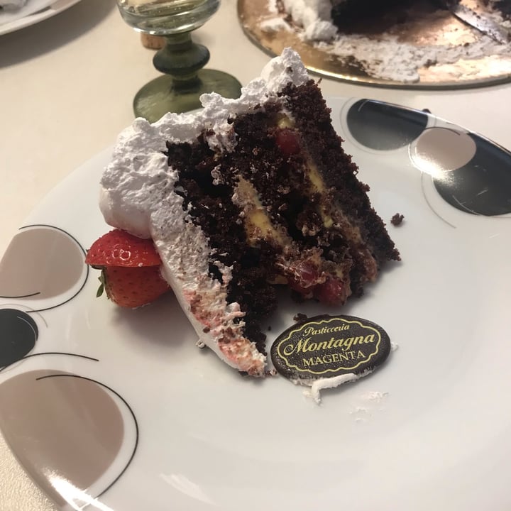 review photo of Pasticceria Montagna Torta Vegana shared by @dalilacolusso on 07 Sep 2022 - review