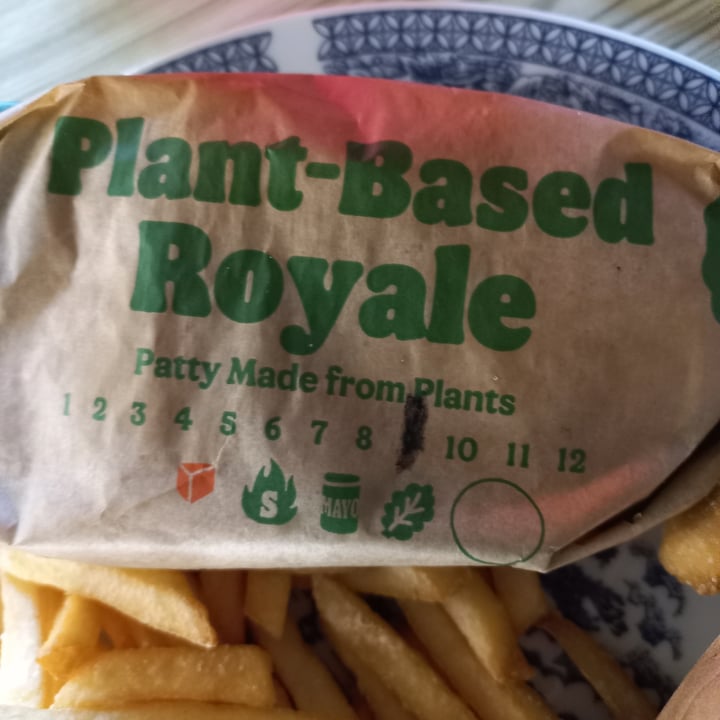 photo of Burger King South Africa Vegan Royale shared by @yaeeshkhan on  16 Oct 2021 - review