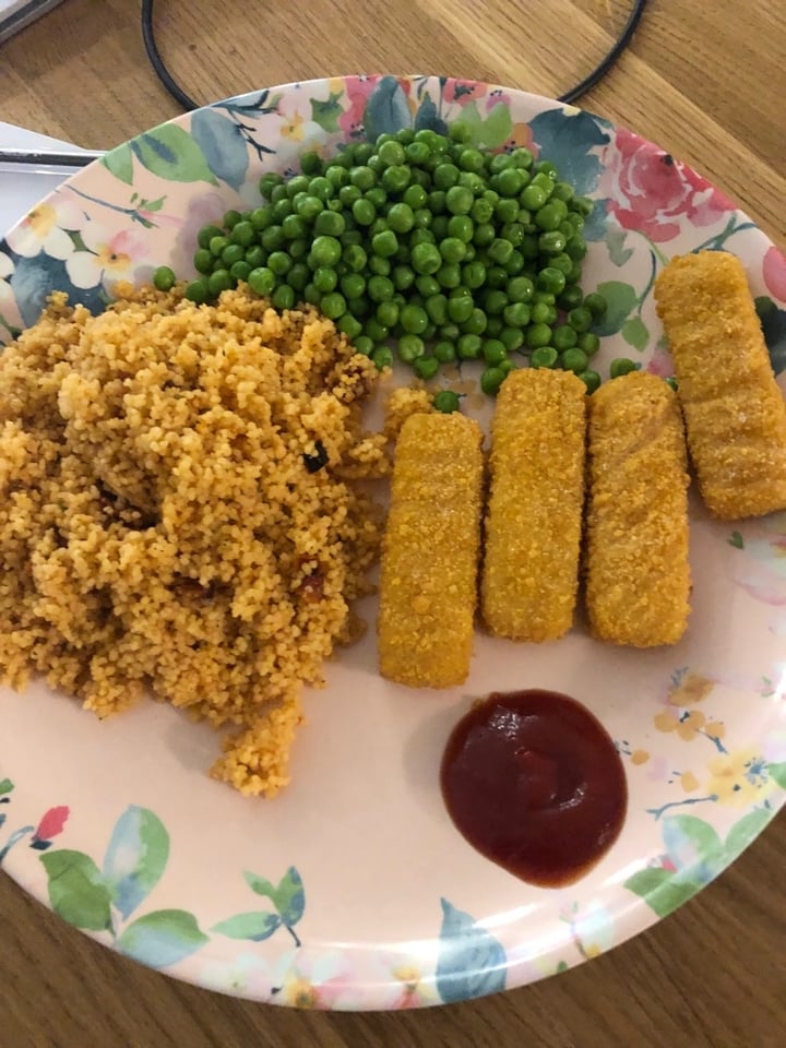 review photo of Quorn Fishless Fingers shared by @aimeeleighh1 on 12 Jan 2020 - review
