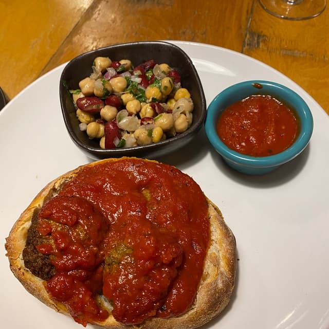菜肴““Meat” Ball Sandwich”的照片