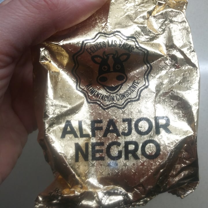 review photo of Felices Las Vacas Alfajor Negro shared by @noebowie on 19 Jul 2020 - review