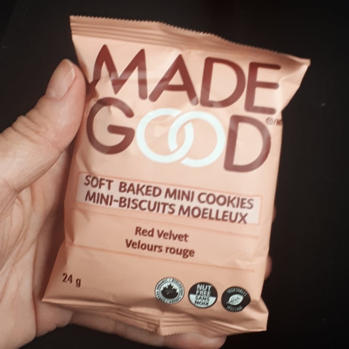 review photo of Made Good Red velvet soft baked mini cookies shared by @cookie2556 on 20 Feb 2022 - review