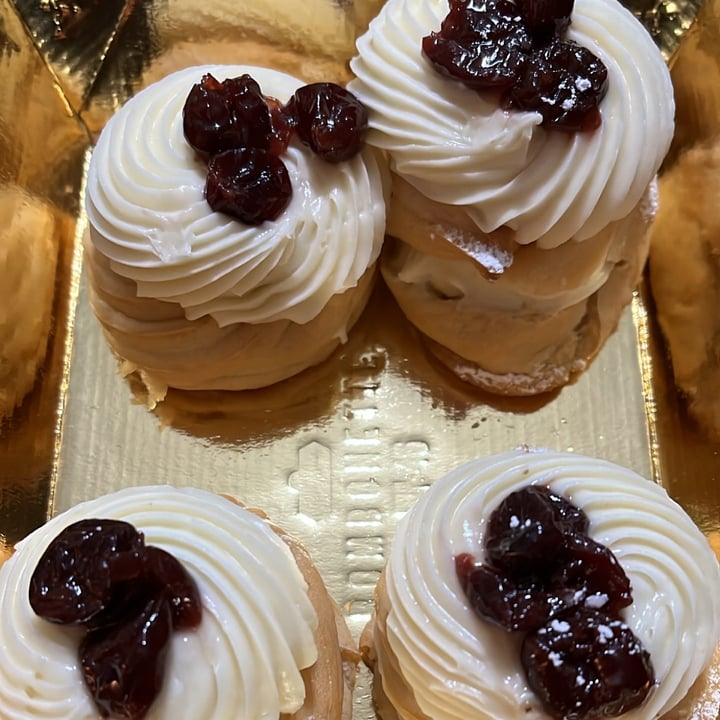 photo of Il Dolce Sapore Zeppole Di San Giuseppe shared by @anto990 on  05 Apr 2022 - review