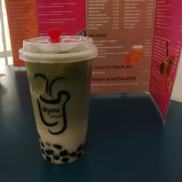 Foto del piatto “Tè Matcha, Latte Di Soia E Perline Di Tapioka”