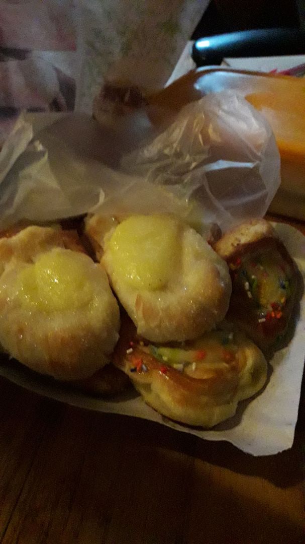 photo of Panaderia Sweet Factura con Crema Pastelera shared by @batimaez on  19 Mar 2020 - review