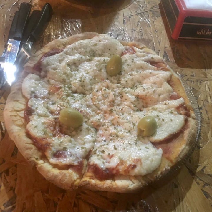 photo of Pizzeria El Golpe Pizza de Quesofu shared by @meripan on  11 Oct 2021 - review