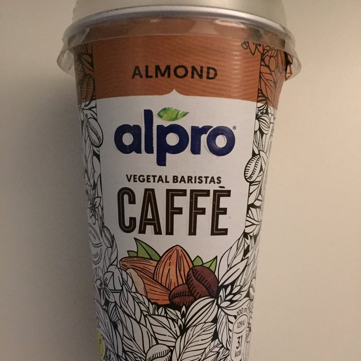 photo of Alpro Almond Caffe Latte shared by @verdemaggiorana on  07 Apr 2022 - review