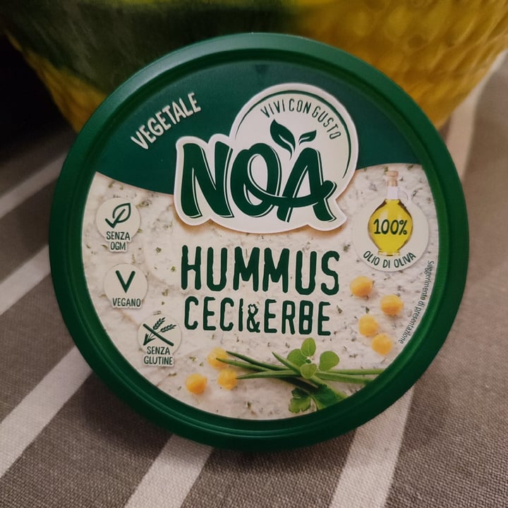photo of Noa Hummus Ceci & Erbe shared by @patapitumpa on  15 Apr 2022 - review
