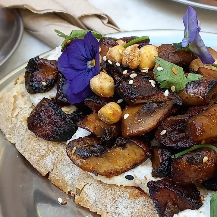 review photo of Cigaló Specialty Coffee Funghi Toast shared by @juanamolina on 14 Jun 2022 - review