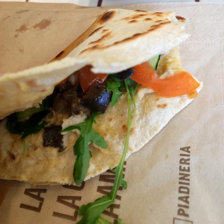 photo of La Piadineria Piadina vegana shared by @valeriaortolani on  24 Apr 2022 - review