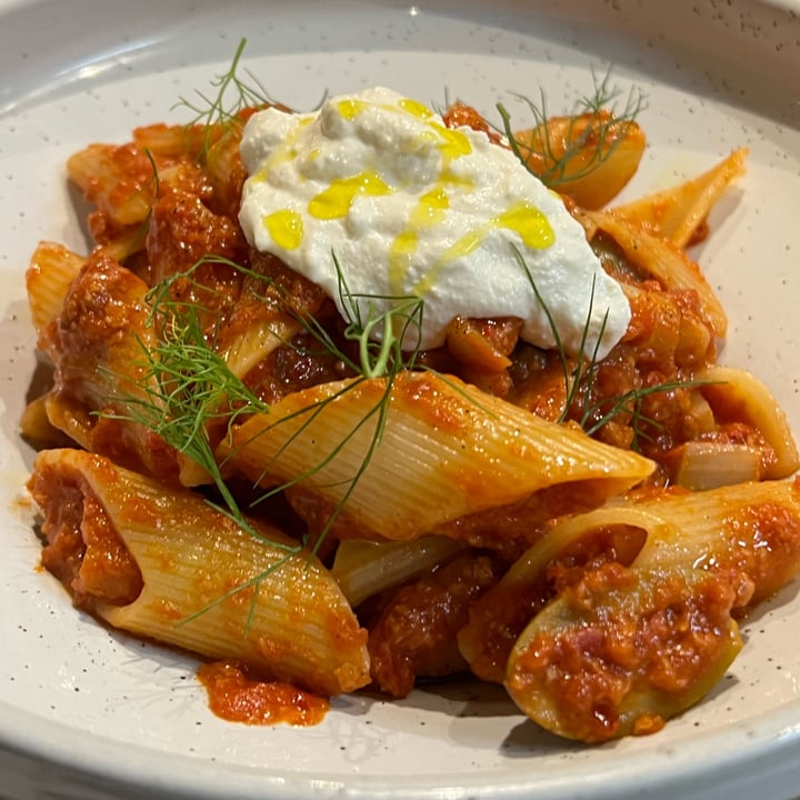 photo of Smith & Daughters Rigatoni with red sauce shared by @wahlows on  07 Jul 2022 - review