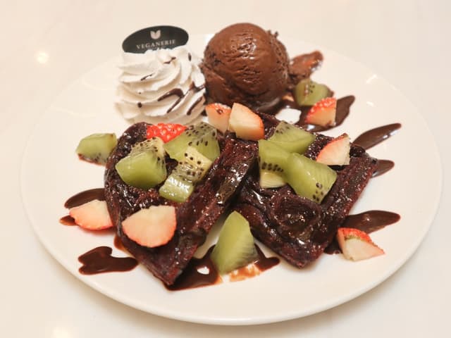 Photo of the dish “Red Velvet Waffles + chocolate ice cream”