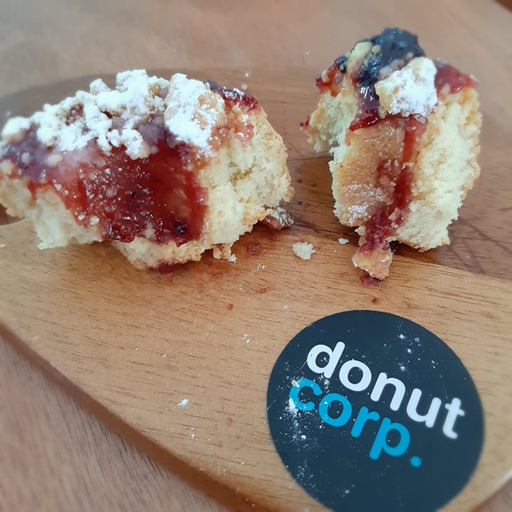 photo of Donut Corp. Crumble De Frambuesa shared by @nico-aguilera on  28 Feb 2020 - review