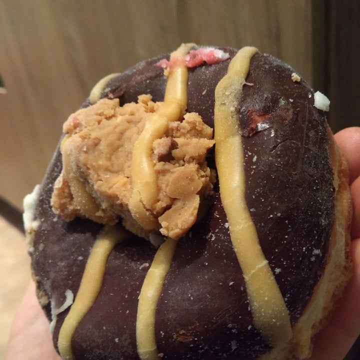 photo of Brammibal's Donuts Chocolate Peanut Fudge shared by @lunavegan on  08 Nov 2020 - review