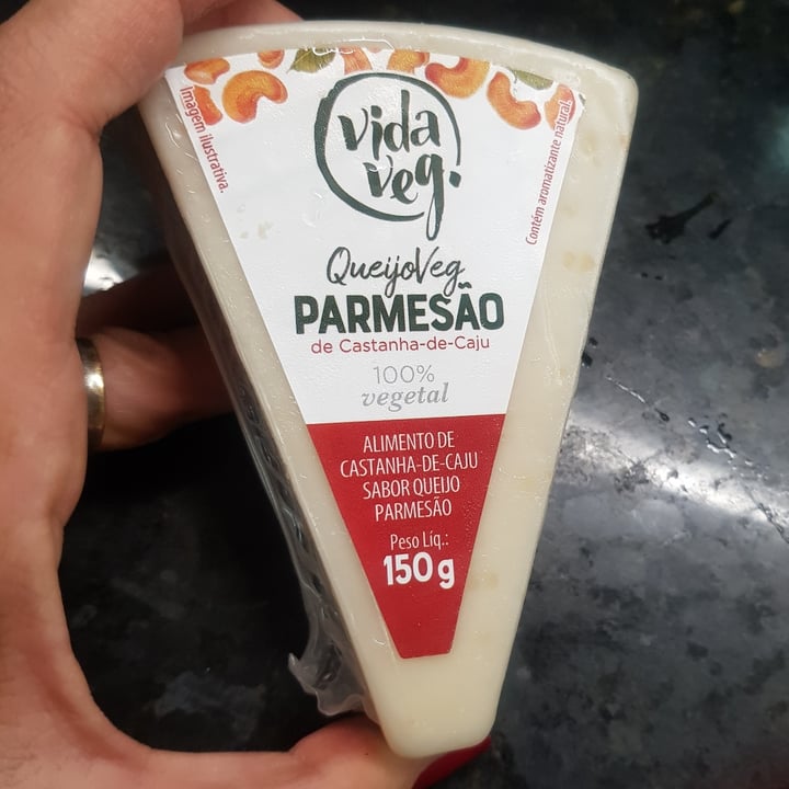 review photo of Vida Veg queijo parmesão shared by @luciellen on 07 May 2022 - review