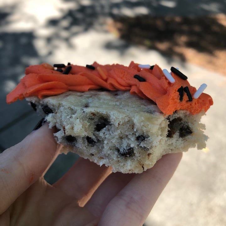 review photo of 2B Whole Gluten Free Bakery Cookie Cake shared by @moonflora on 03 Oct 2020 - review