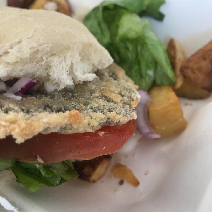 photo of Estilo Veggie Sandwich de milanesa (menu ejecutivo) shared by @castromaca on  17 Dec 2020 - review