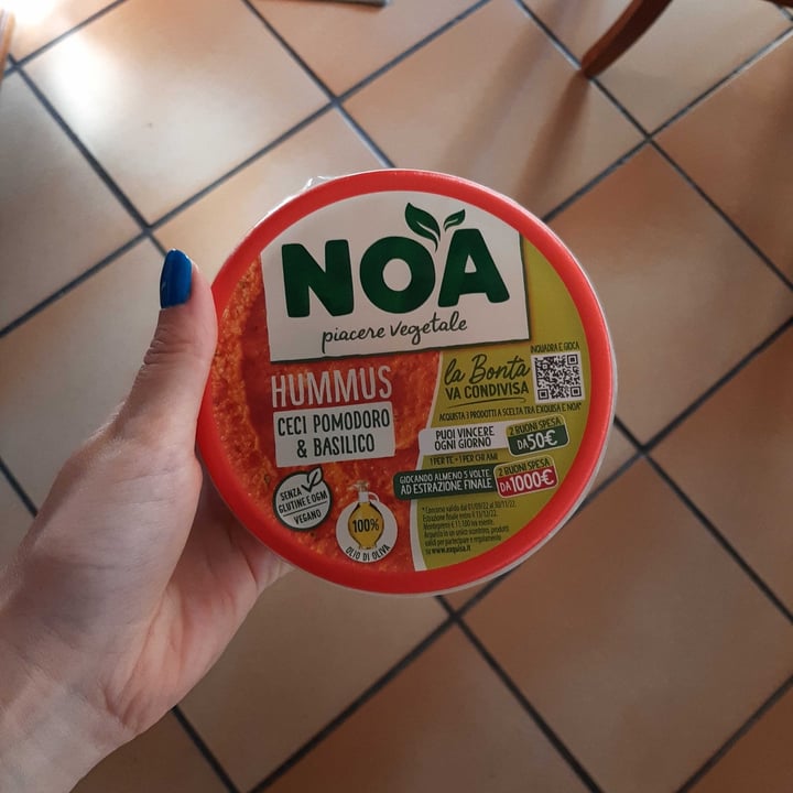 photo of Exquisa Italia srl Hummus ceci pomodoro & basilico shared by @chiarabis on  25 Oct 2022 - review