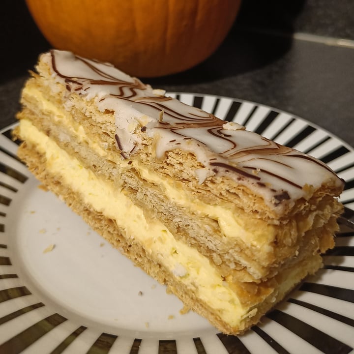 review photo of Out of This World Vegan Vanilla Slice shared by @vervy on 01 Nov 2022 - review