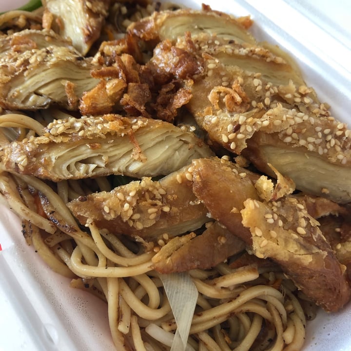 photo of Vegan Express Gebratene Nudeln mit veganer Ente shared by @stefma on  24 Sep 2020 - review