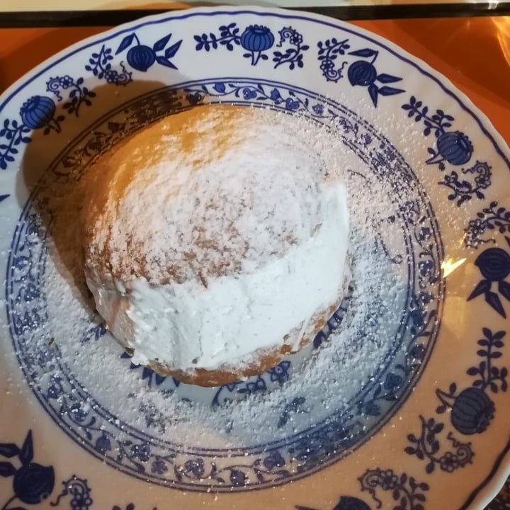 review photo of Sementis Maritozzo shared by @ilariavegan on 06 Apr 2022 - review