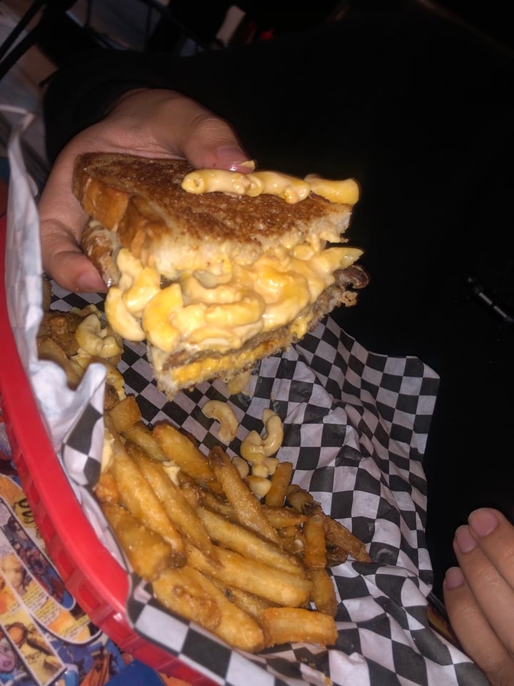 photo of Doomie's Home Cookin' Mac Melt shared by @veganlita on  23 Jan 2020 - review