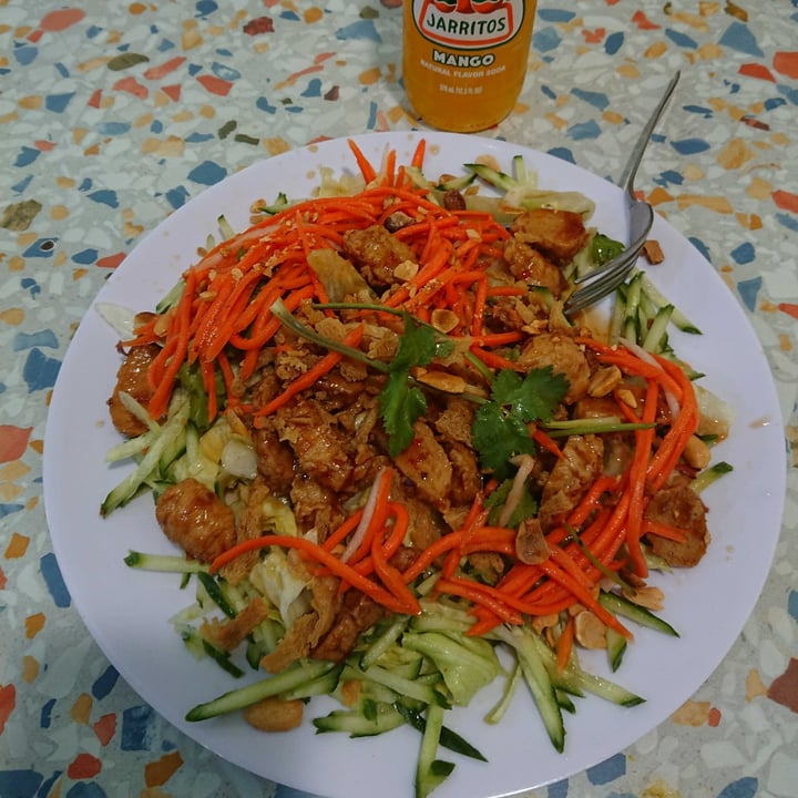 review photo of Vegetarian Delights Salad Bowl. It's On A Plate Though 😊 shared by @hopehasadarkside on 27 Aug 2020 - review