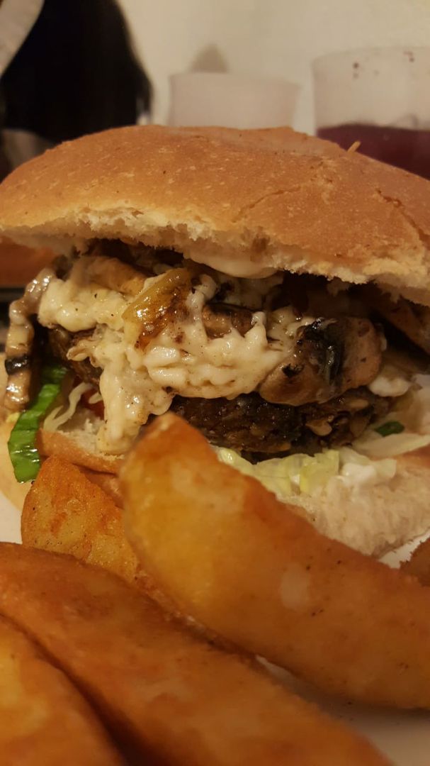 review photo of VeganMunch Champion Cheese shared by @cristiannavarro on 24 Dec 2019 - review