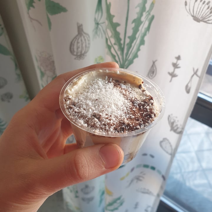 photo of Officina Vegana Crema cocco e cioccolato shared by @melanyminichino99 on  12 Dec 2021 - review