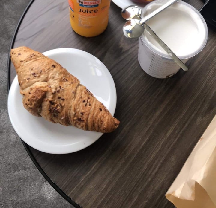 photo of Deneubourg Vegan croissant shared by @reea on  18 Aug 2020 - review