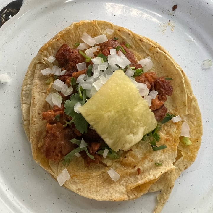 photo of Por siempre vegana 2 Taco al pastor shared by @shakitz on  21 Aug 2022 - review