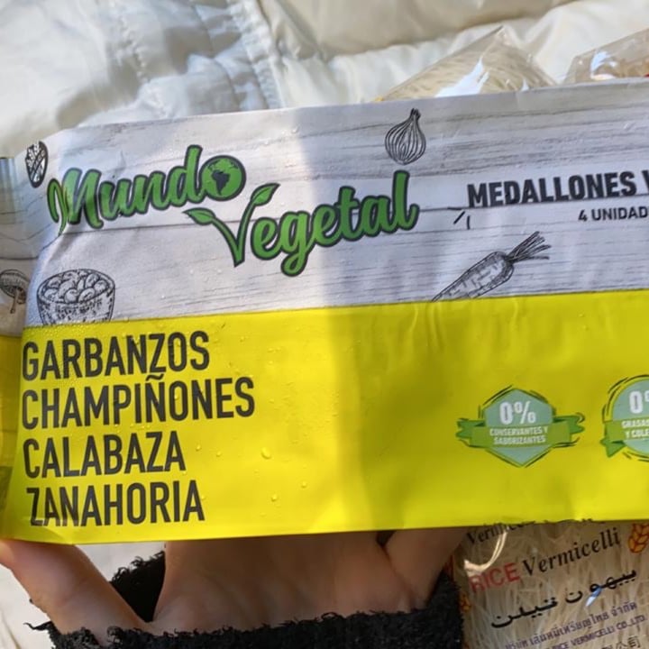 photo of Mundo Vegetal Medallones de Garbanzos y Hongos shared by @helping on  30 Jun 2021 - review