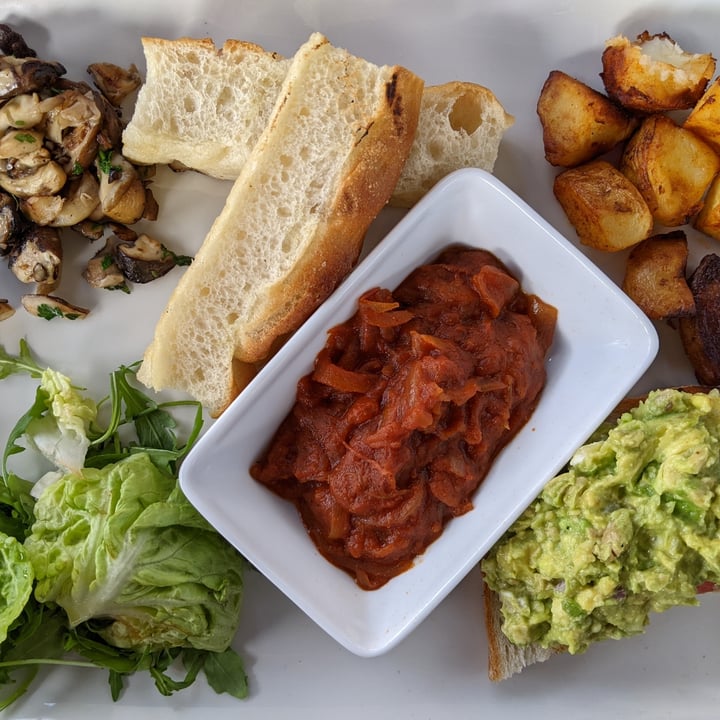 review photo of Carluccio's - Dubai Mall Magnifico - vegan shared by @the-cat-whisperer on 05 Jan 2022 - review