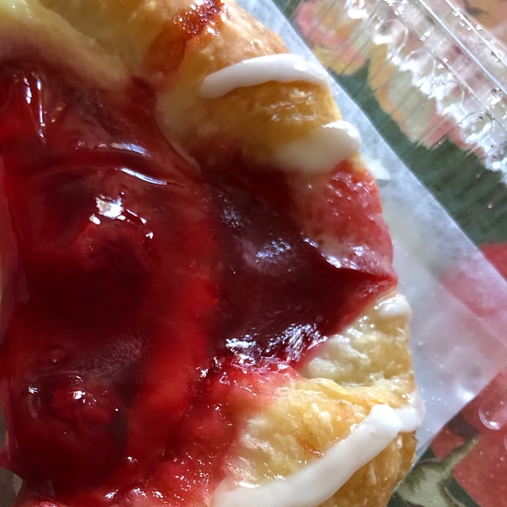 photo of Vegan Danish Bakery Cherry Danish shared by @helloitsme on  25 Nov 2021 - review