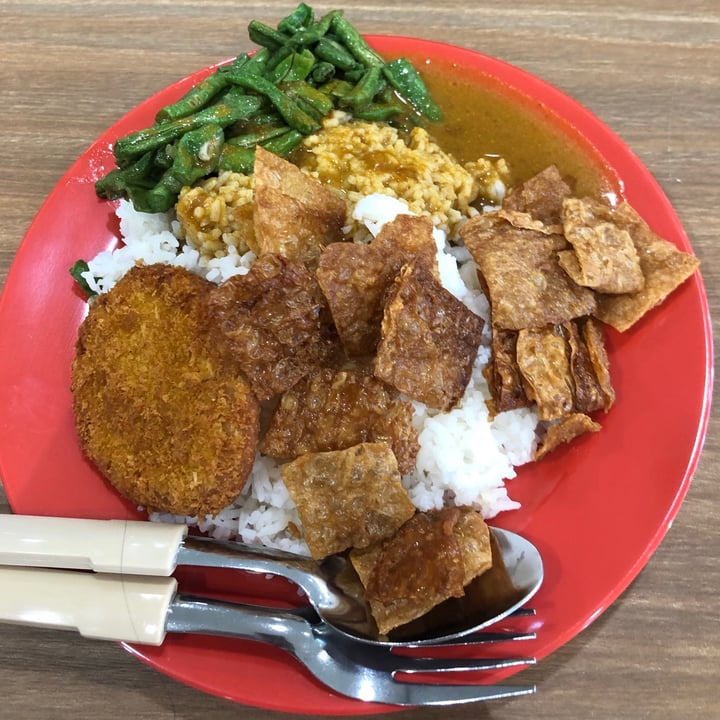 photo of Flavours @ UTown (Foodclique) Curry rice shared by @sheepootatoes on  04 Sep 2021 - review