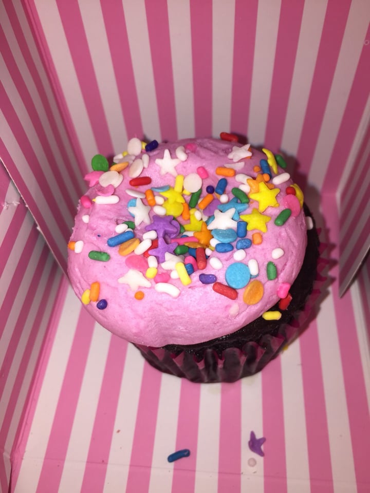 photo of Beatnic Gluten Free Chocolate Cupcake shared by @irlmonkey on  17 Nov 2019 - review