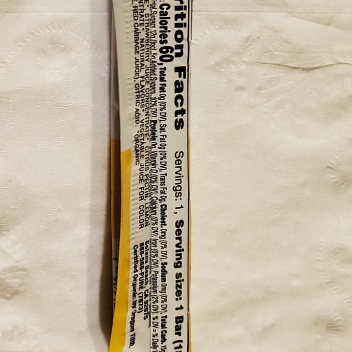 review photo of Pure Organic Strawberry Banana layered fruit bars shared by @findingnewways on 27 May 2022 - review