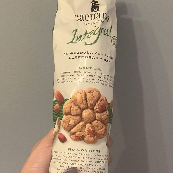 review photo of Cachafaz Galletas Integral de Granola con Avena, Almendra y Mani shared by @guadast on 12 Jul 2021 - review
