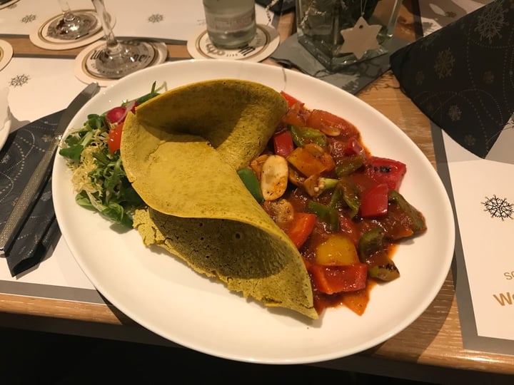 review photo of Laudis Sauerlandstuben Kurkuma-Chia-Pfannkuchen aus Kicherebsenmehl mit Ratatouille (Chickpea pancakes with Ratatouille) shared by @hannaah on 28 Dec 2019 - review