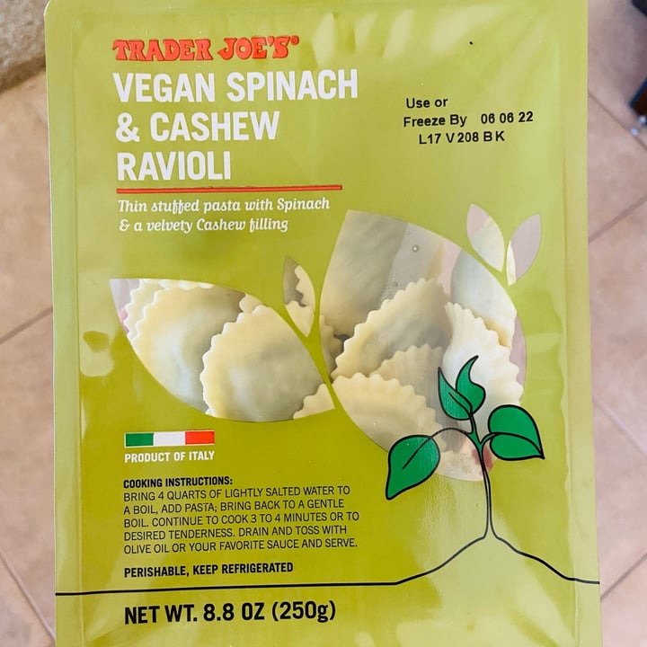 photo of Trader Joe's Vegan Spinach & Cashew Ravioli shared by @beckyyy on  01 Jun 2022 - review