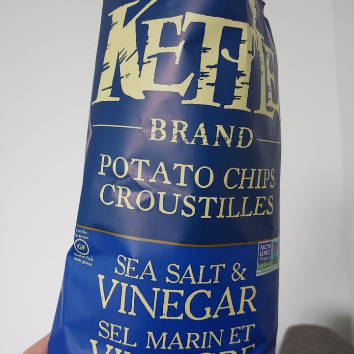 photo of Kettle Brand Sea Salt & Vinegar Chips shared by @tjthemute on  03 Apr 2021 - review