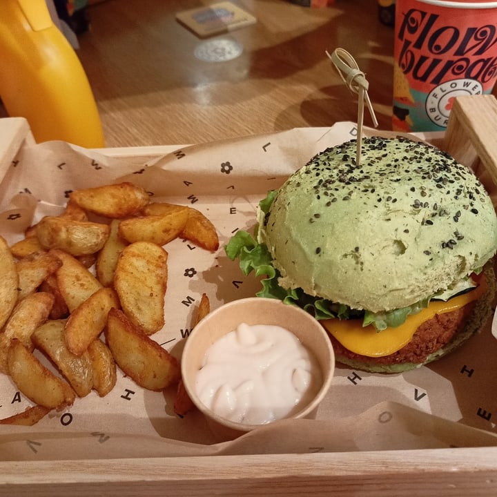 photo of Flower Burger Jungle BBQ shared by @marinasacco on  03 Oct 2022 - review