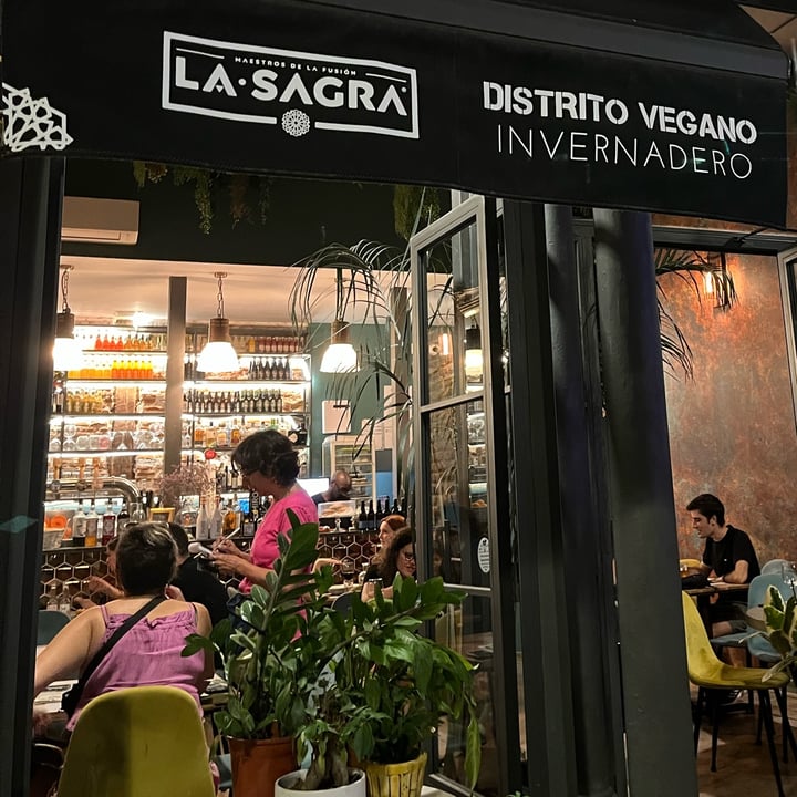 review photo of Distrito Vegano cheese cake shared by @aitanaormad on 05 Nov 2022 - review